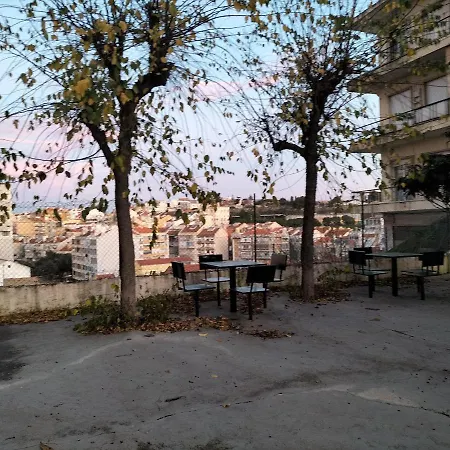Daire Retreat With View Of Tagus River Lisboa